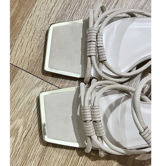 NWOT Torgēis New York Square Toe Suede Heels Size 8.5 - Picture 2 of 5